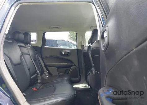 2018 Jeep Compass Latitude 4X4 z USA, uszkodzony, nr VIN 3C4NJDBB5JT456685